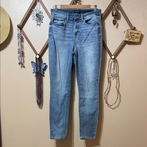 Judy Blue Light Wash Cropped Jeans